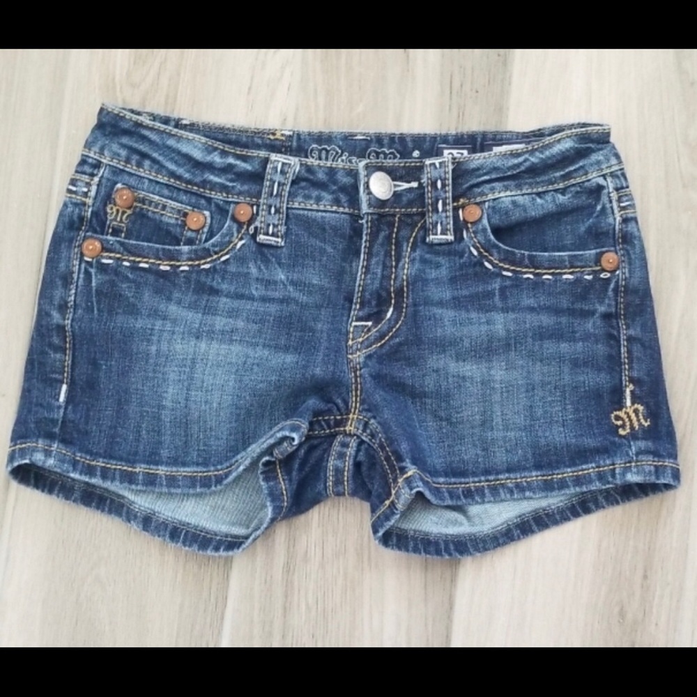 🌸Miss Me stitching Demi Shorts size 27